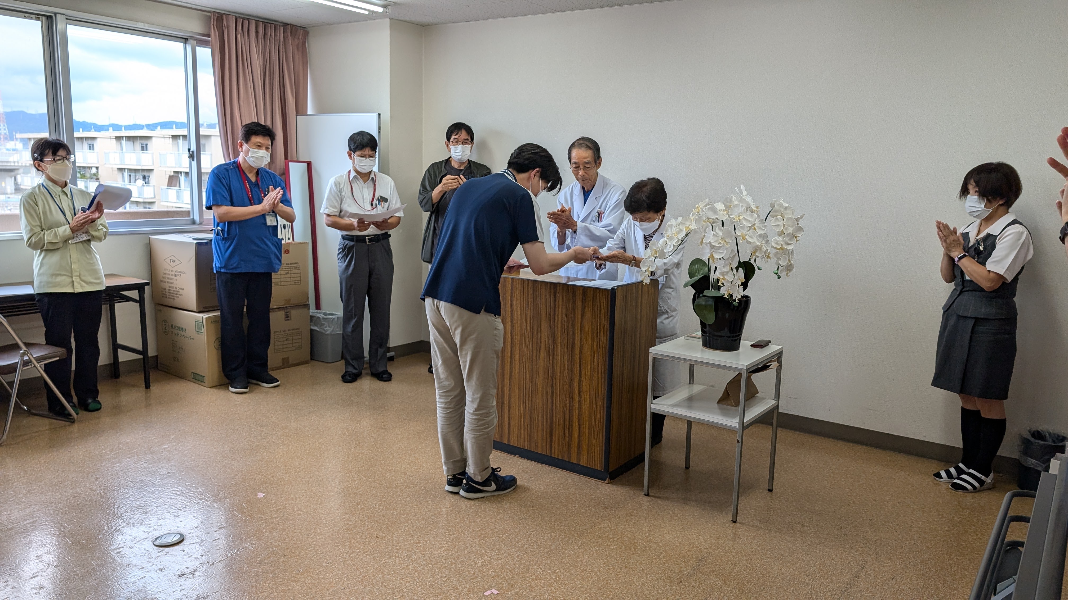 演台に立って講義をする植田和子会長