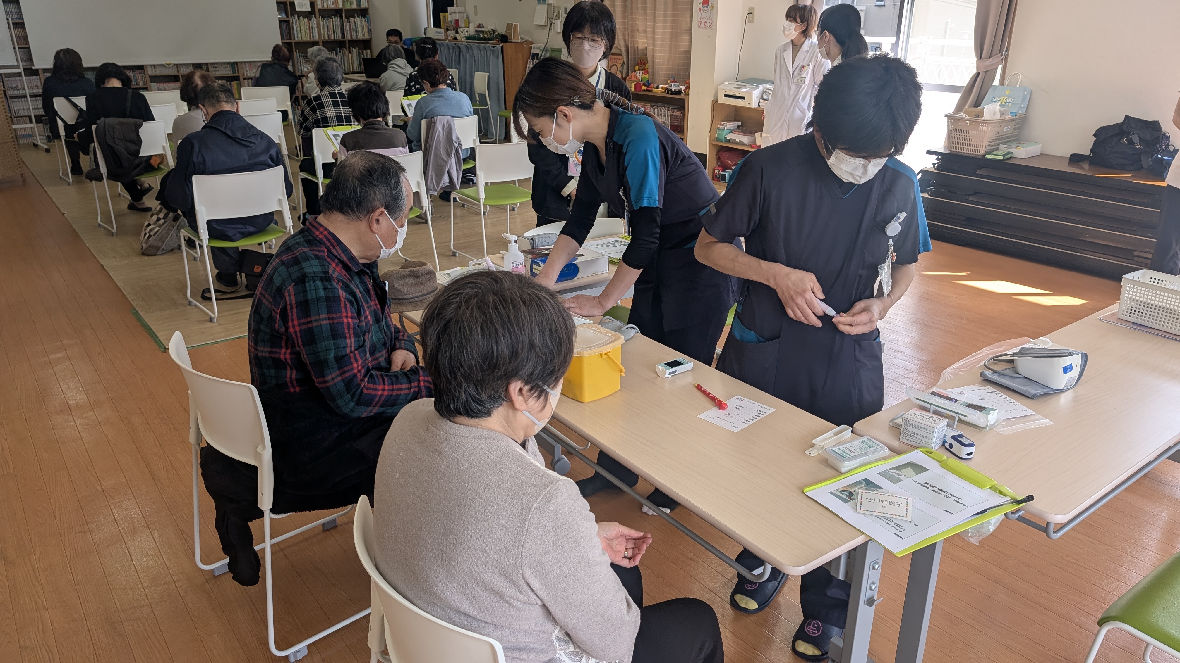 開始前に血糖値や血圧などを測ります