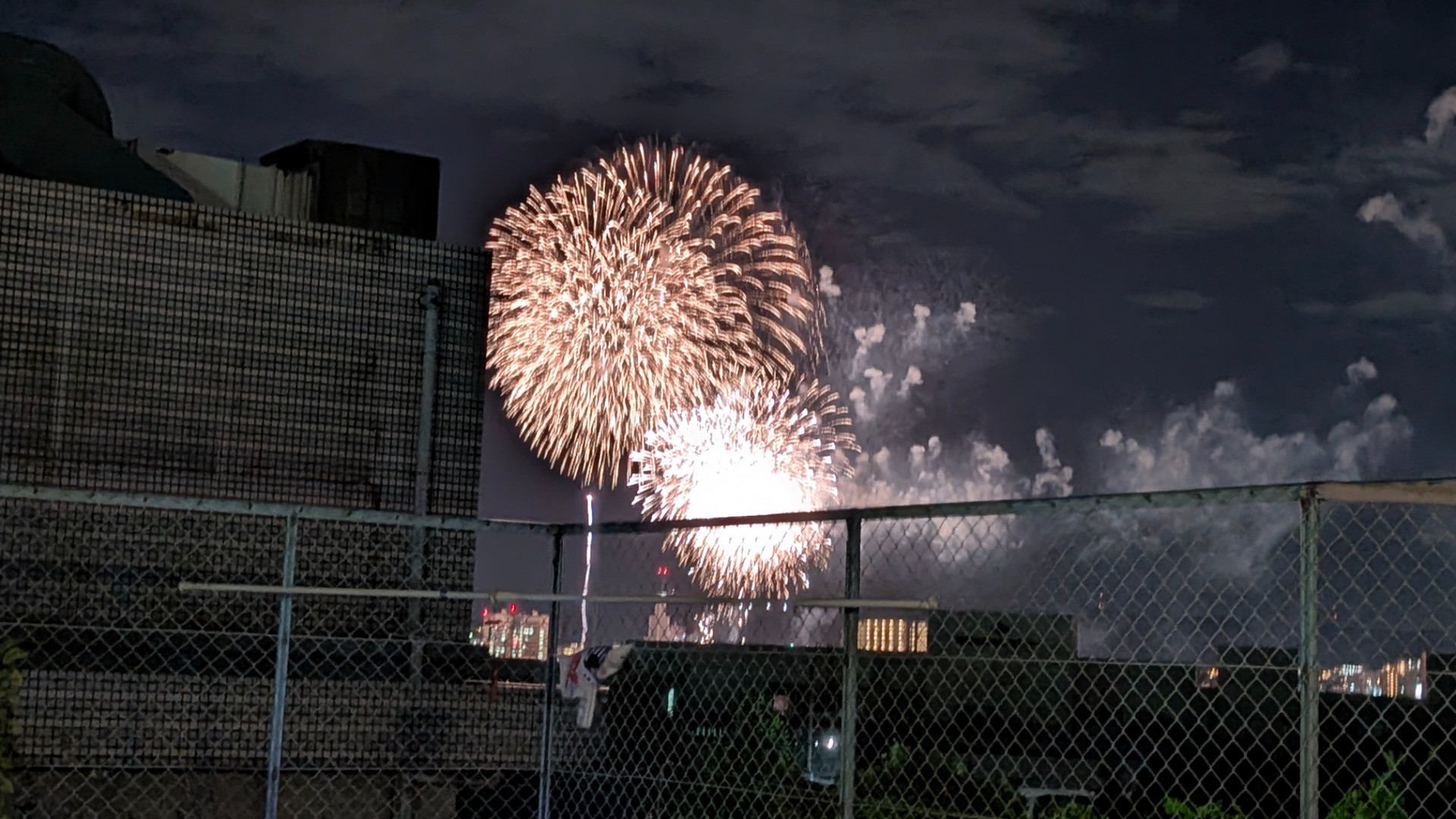 老健ふれあいで花火の鑑賞会を行いました！